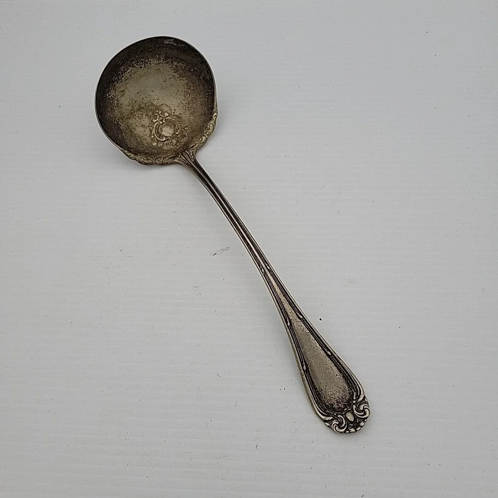 VINTAGE 1877 NIAGARA FALLS SILVER CO FANCY SAUCE GRAVY‎ LADLE
